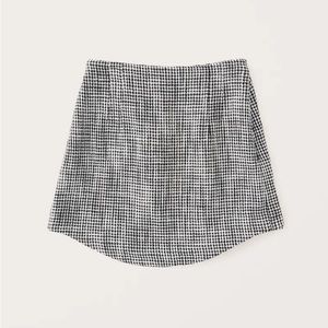 Abercrombie Curved Hemmed Tweed Skirt